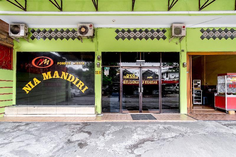 Oyo 723 Penginapan Nia Mandiri Syariah Medan Ngoại thất bức ảnh